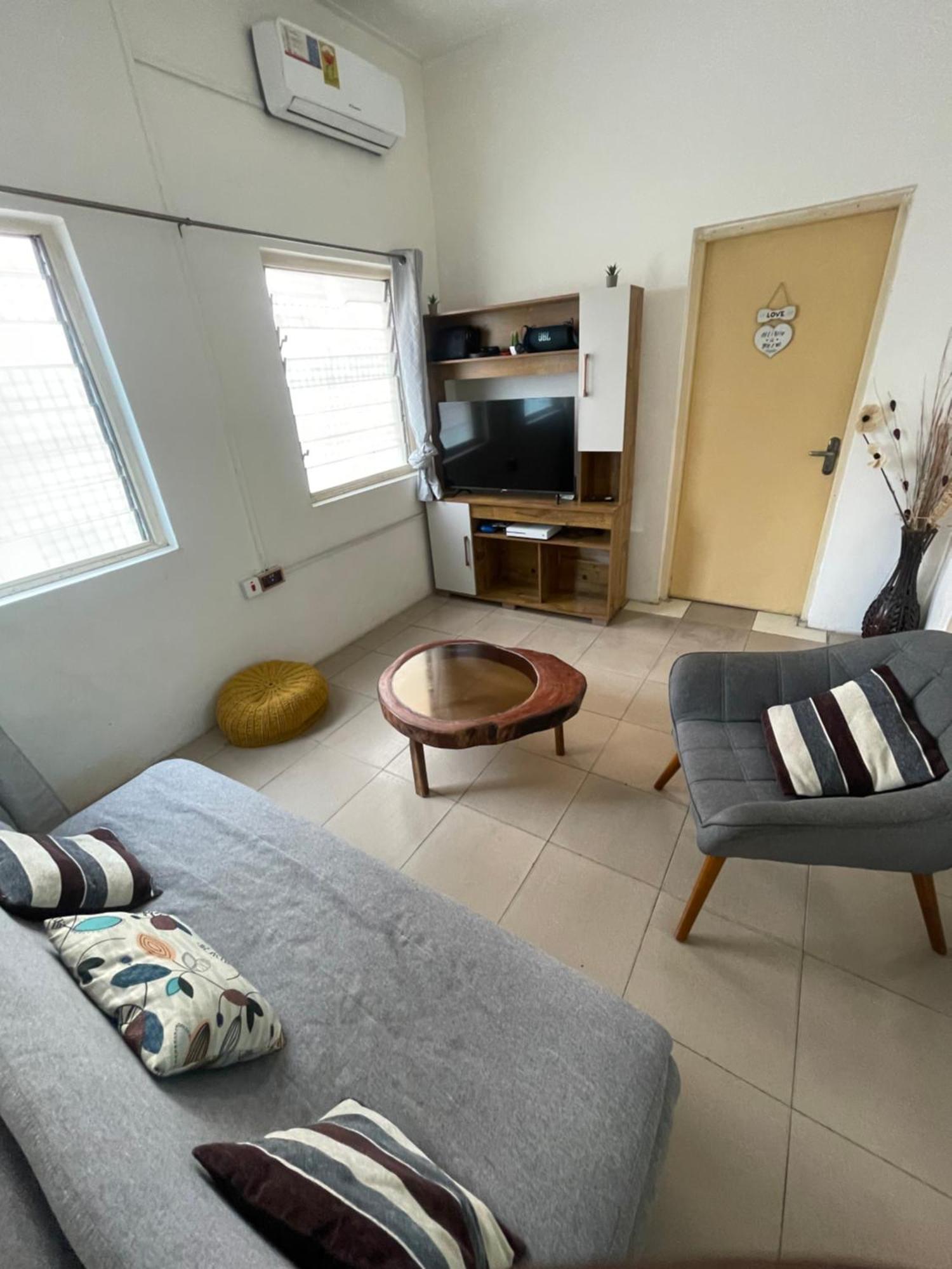Big & Confortable House In Oxford Street Barnor Apartment Accra Luaran gambar